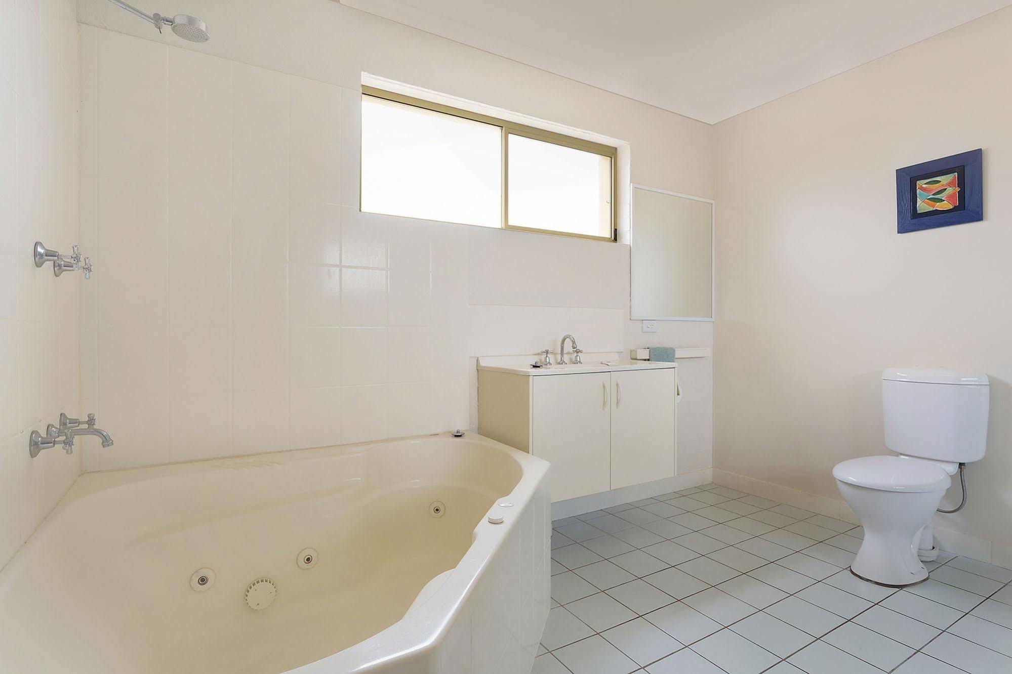 Baywatch Apartments Merimbula Exterior photo